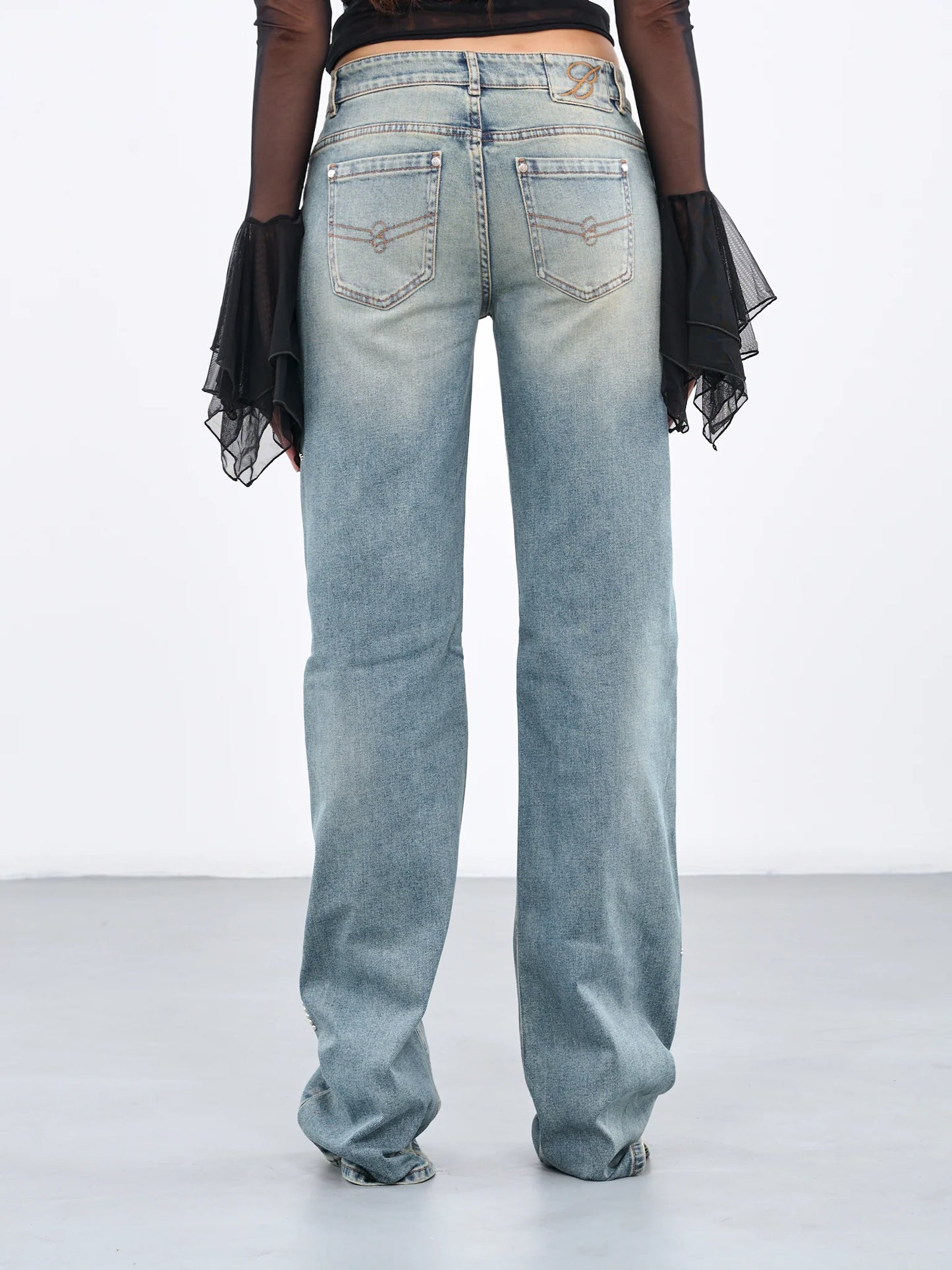 REGULAR JEANS WITH ROSES