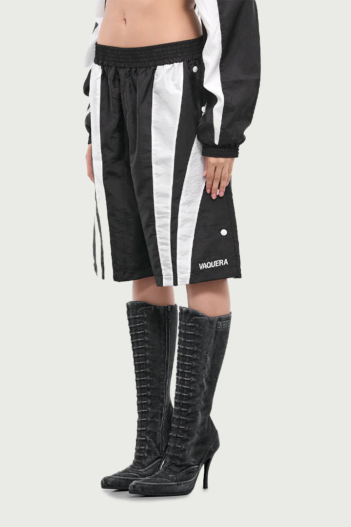 WOMEN'S WINDBREAKER SNAP SHORTS